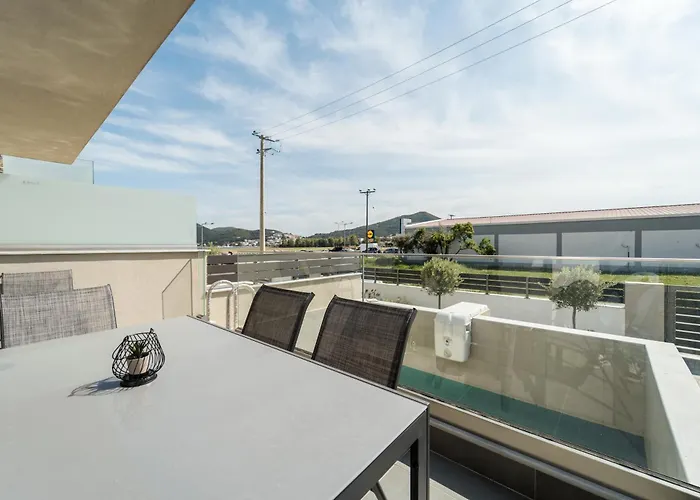 Elko Luxury Maisonette - Private Pool - Sleeps 8 度假居