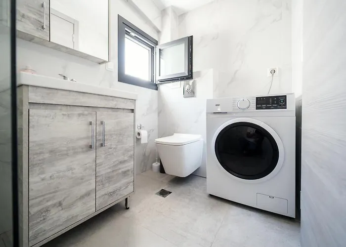 Elko Luxury Maisonette - Private Pool - Sleeps 8 *