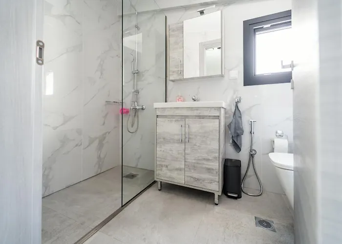 Elko Luxury Maisonette - Private Pool - Sleeps 8 Nea Iraklitsa